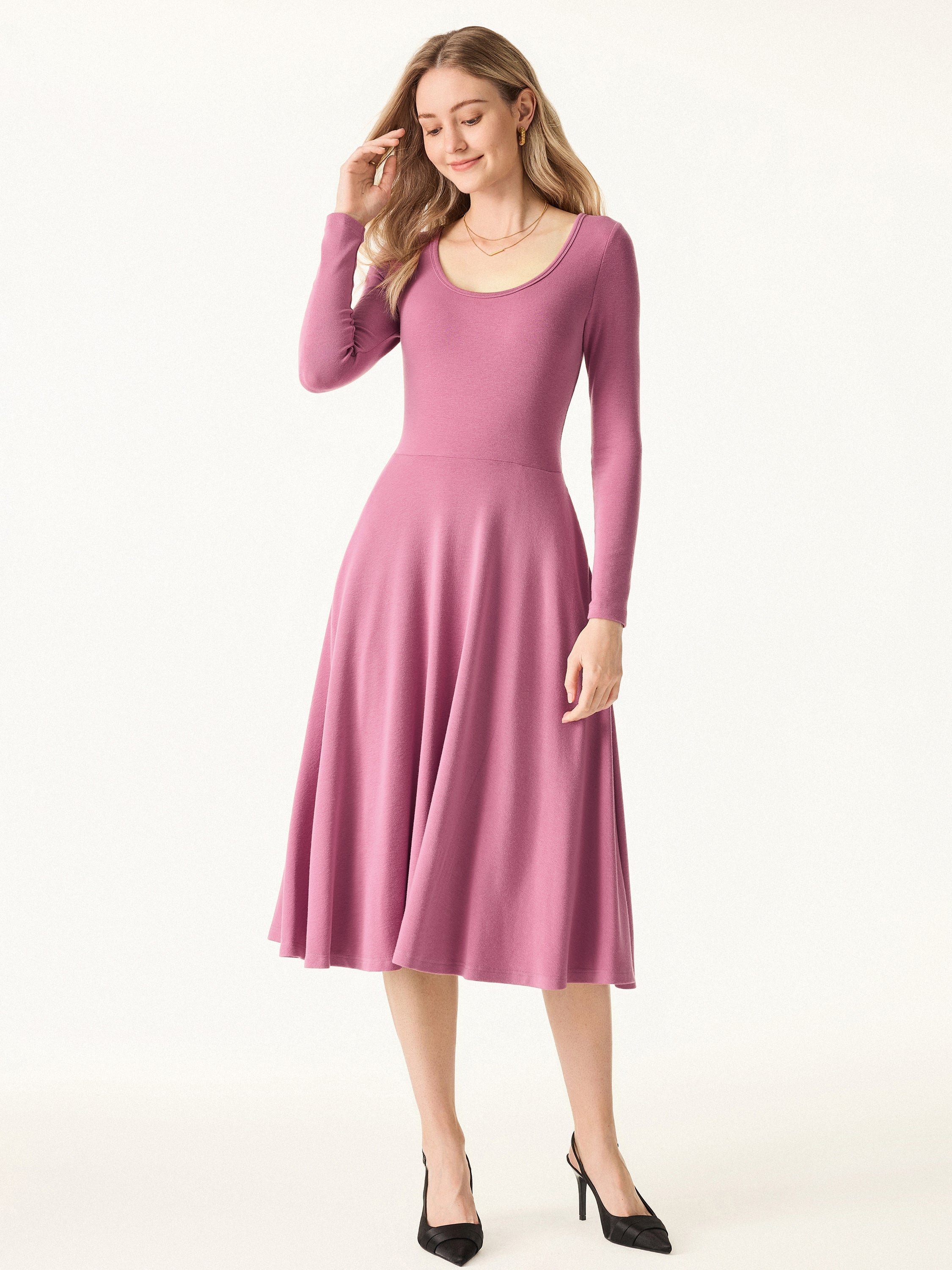 Essential Scoop Neck Long Sleeve Midi Brami Dress with Pockets