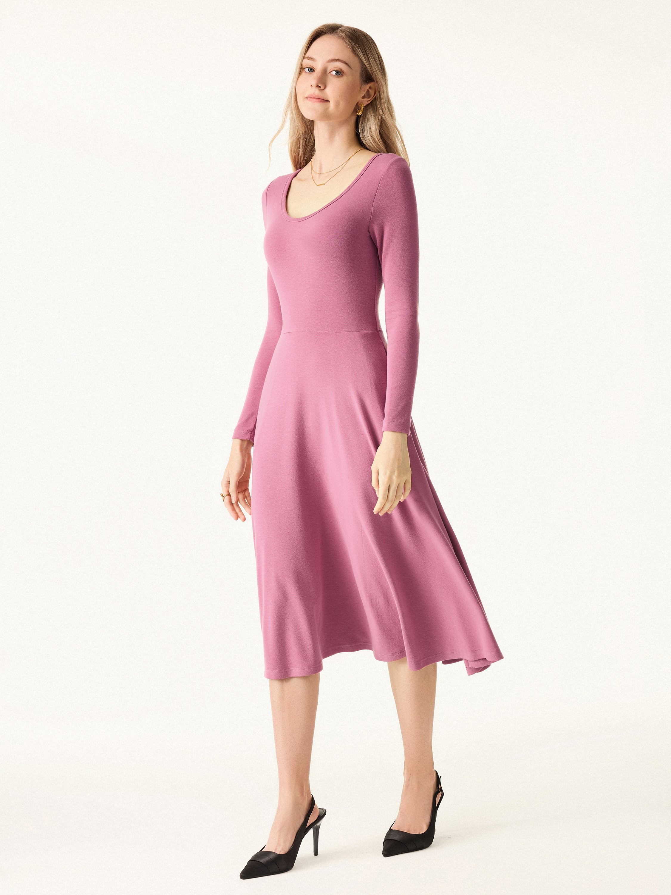 Essential Scoop Neck Long Sleeve Midi Brami Dress with Pockets