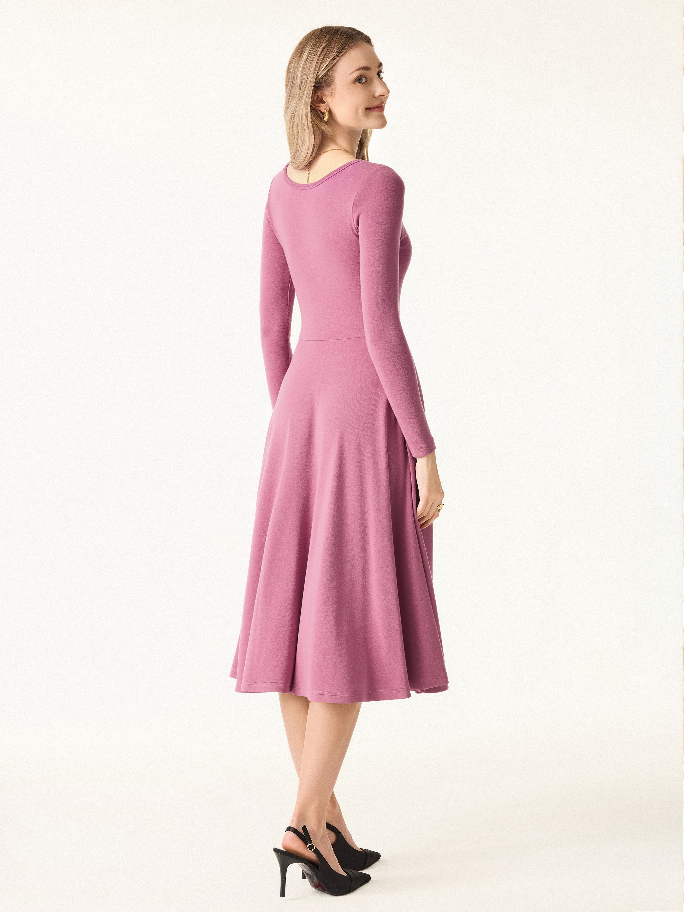 Essential Scoop Neck Long Sleeve Midi Brami Dress with Pockets