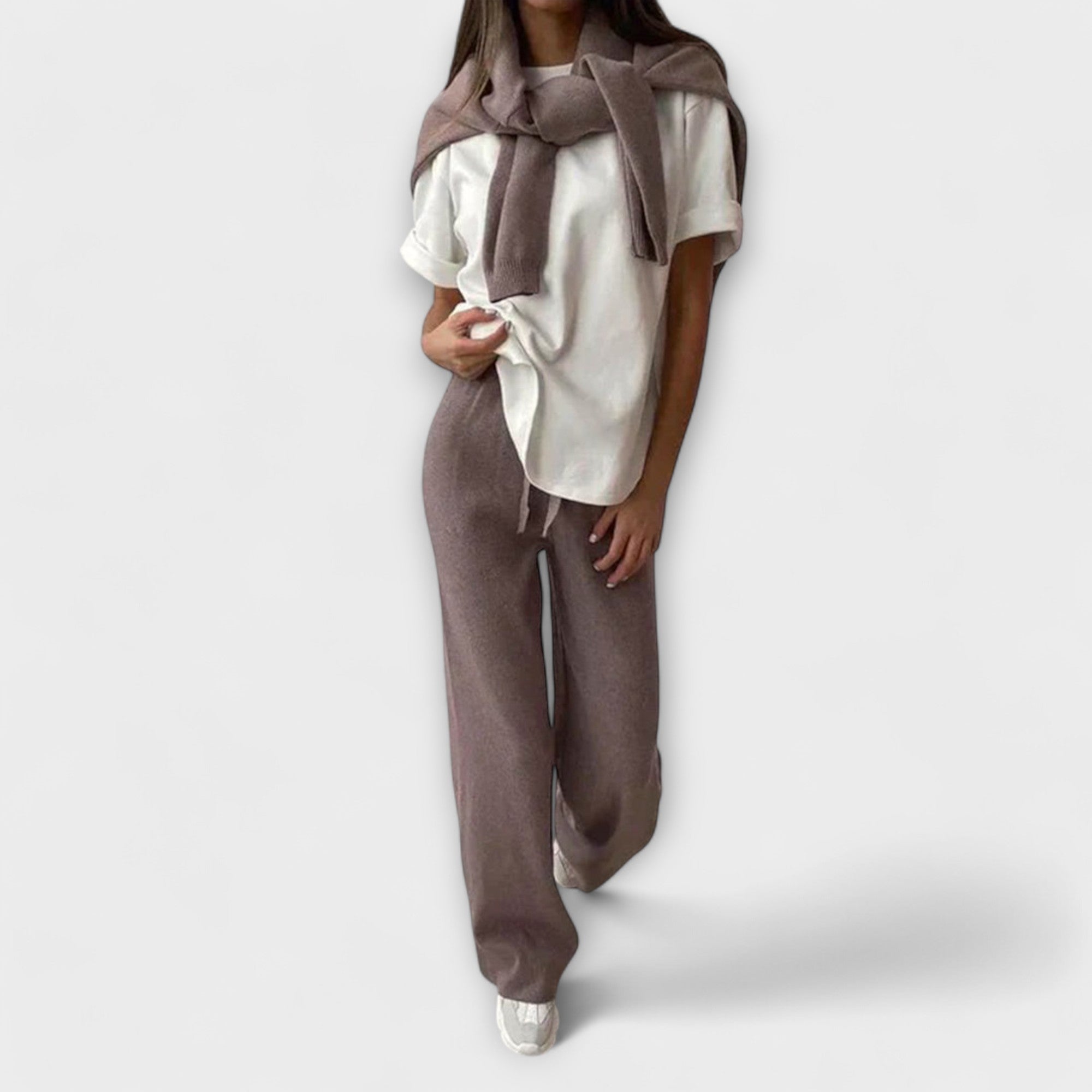 Elena – Soft Touch Set with Refined Comfort