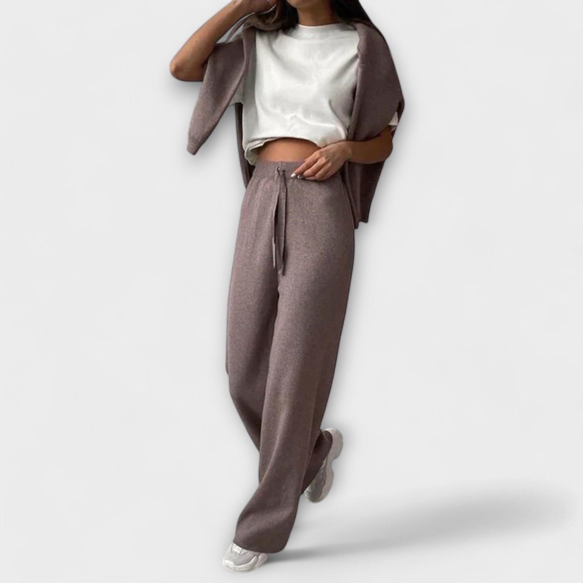 Elena – Soft Touch Set with Refined Comfort