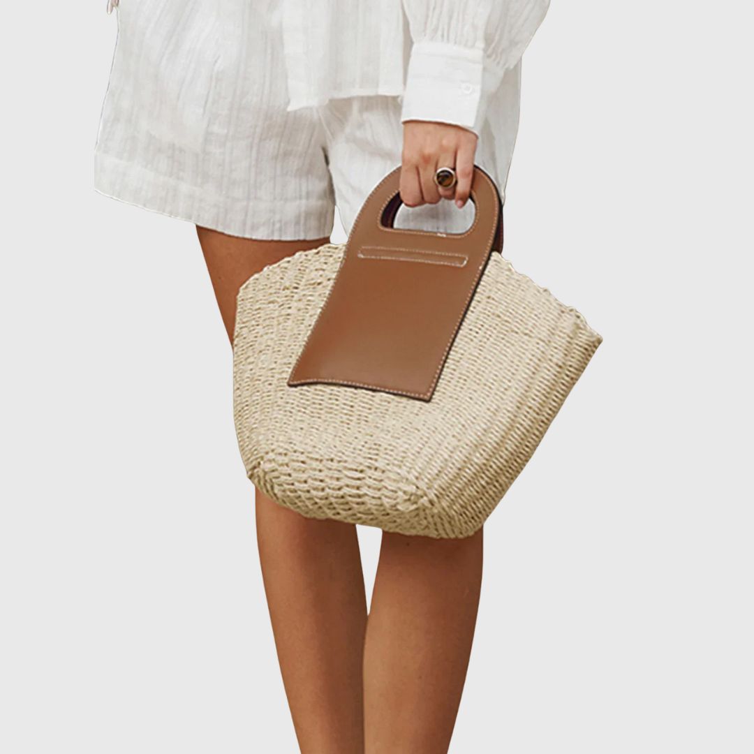 Anne – Two-Tone Straw Bag with Natural Elegance
