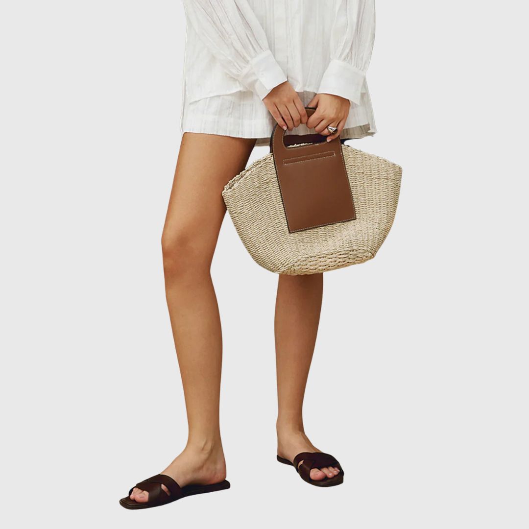 Anne – Two-Tone Straw Bag with Natural Elegance
