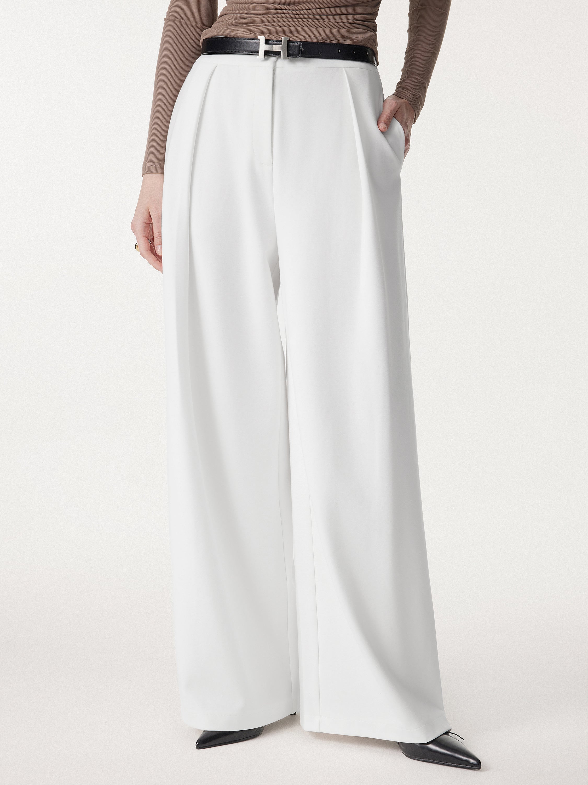 2Pcs Set Criss Cross Off Shoulder Brami & Mid Rise Pleated Trouser with Pockets